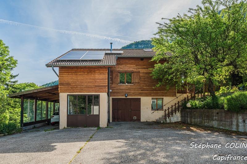 Maison - 183 m² - 8 pièces