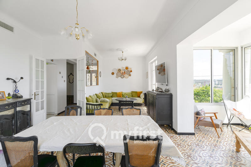 Maison - 207 m² - 6 pièces