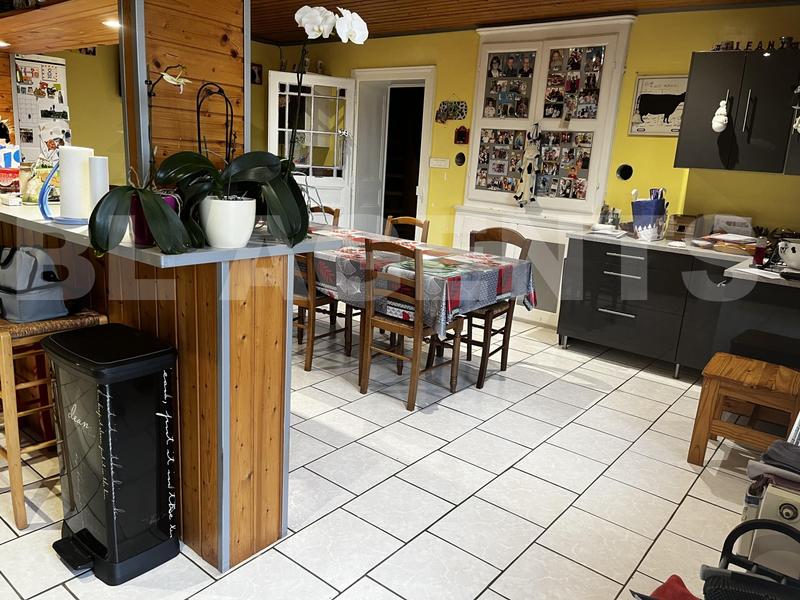 Maison - 174 m² - 9 pièces