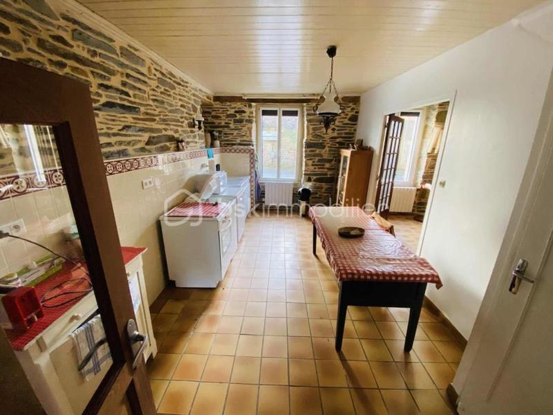 Maison en pierre - 1 638 m² - 10 pièces