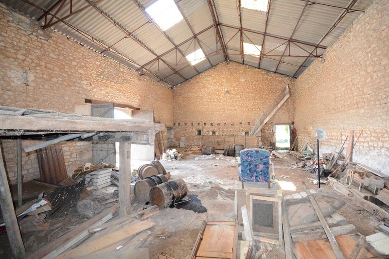 Propriété - 222 m² - 8 pièces