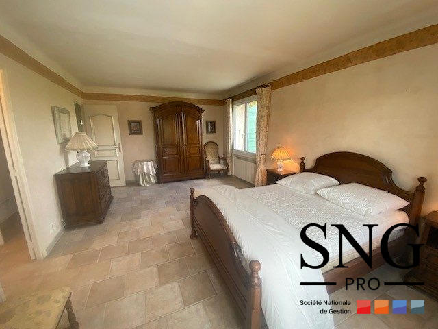 Maison - 293 m² - 5 pièces