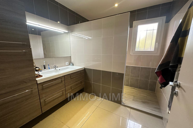 Villa - 136 m² - 4 pièces