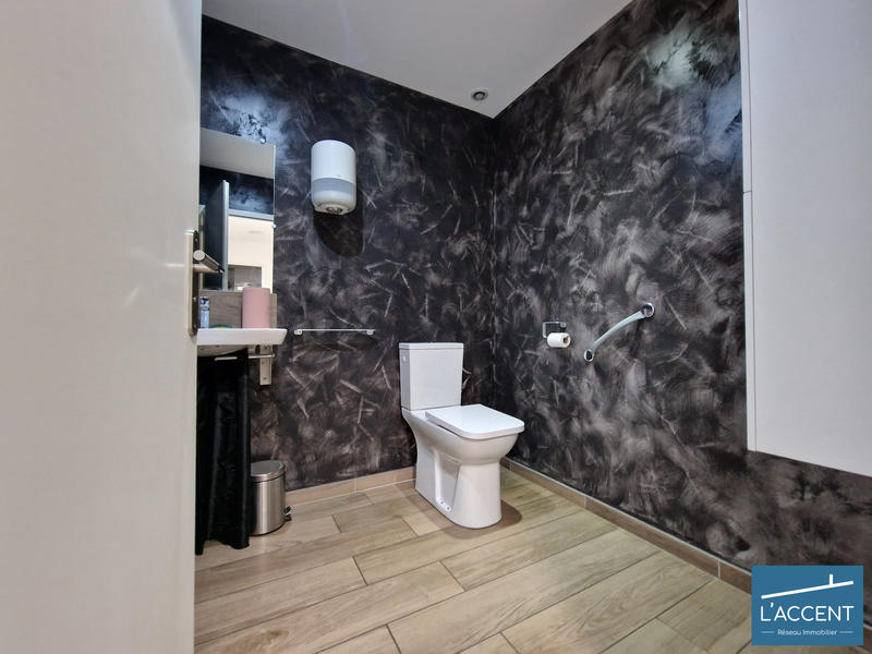 Local commercial - 206 m² - 5 pièces