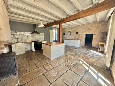 Maison - 256 m² - 6 pièces