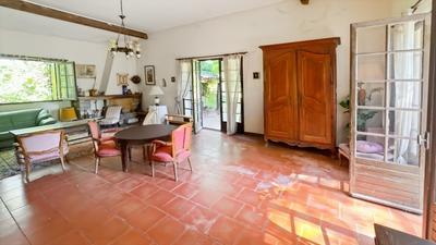 Demeure - 206 m² - 11 pièces