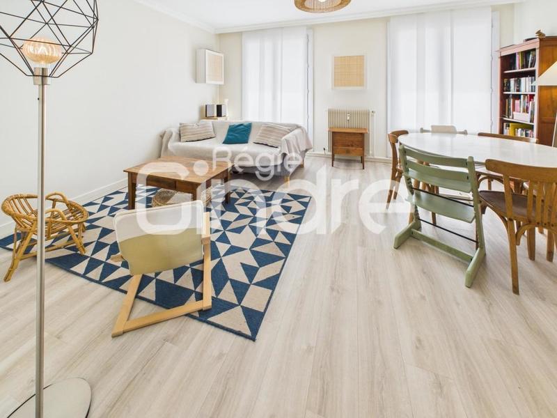 Appartement - 85 m² - 4 pièces