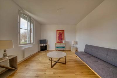 Château - 100 m² - 4 pièces