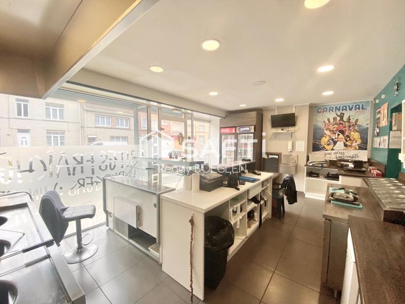 Local commercial - 85 m² - 4 pièces