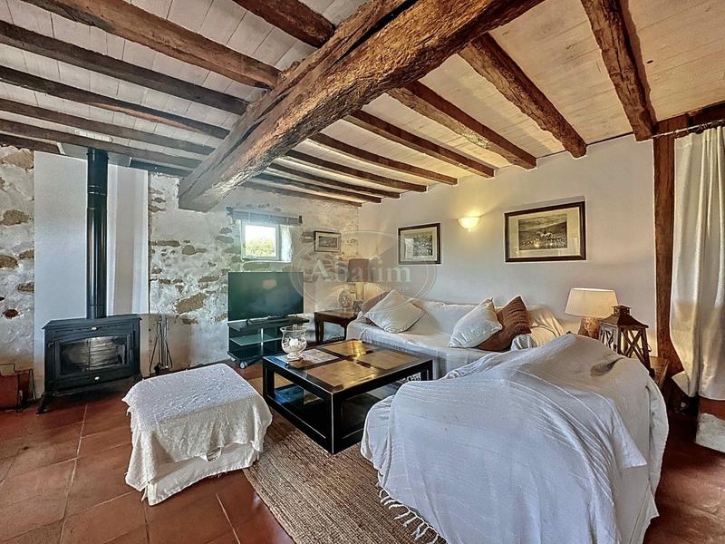 Maison - 260 m² - 8 pièces