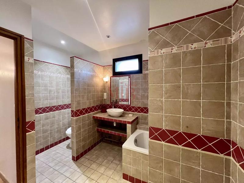 Maison de village - 245 m² - 8 pièces