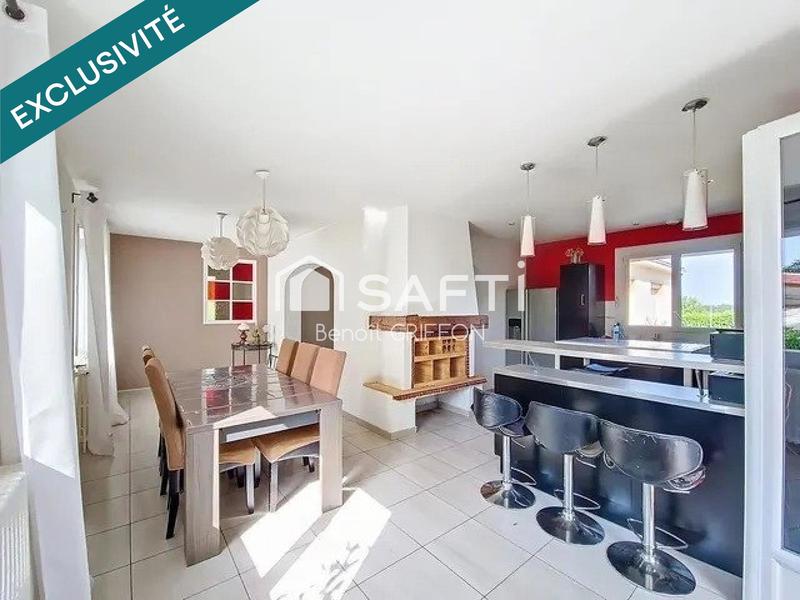 Maison - 137 m² - 8 pièces