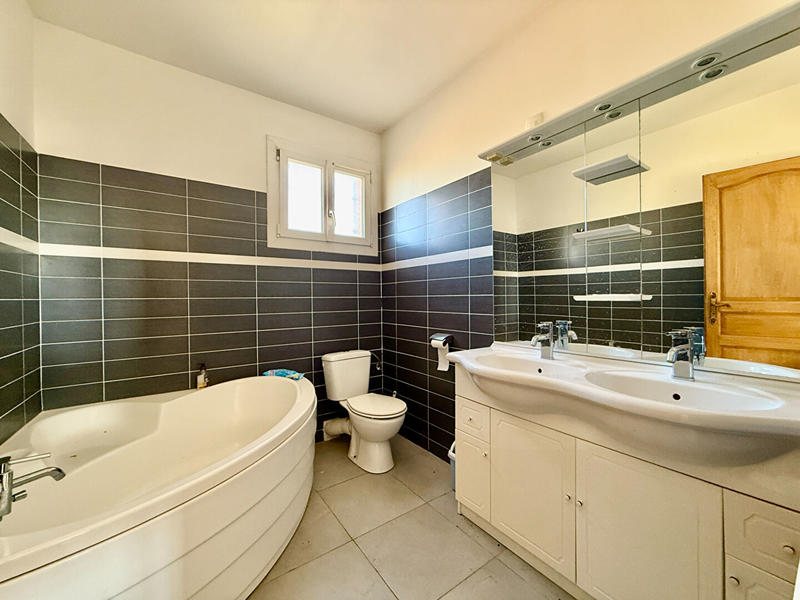 Maison - 170 m² - 6 pièces