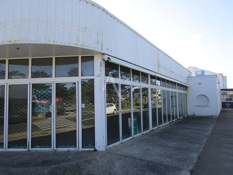 Local commercial - 218 m²