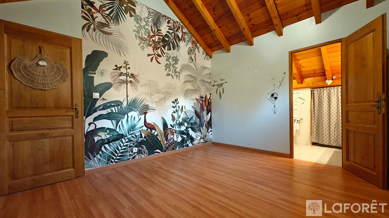 Maison - 166 m² - 8 pièces