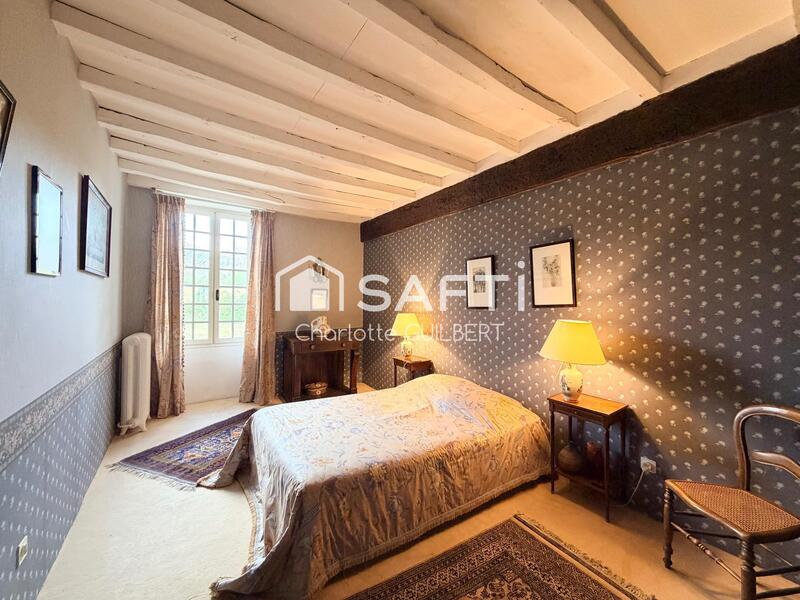 Propriété - 345 m² - 8 pièces