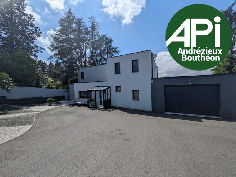 Maison - 178 m² - 6 pièces