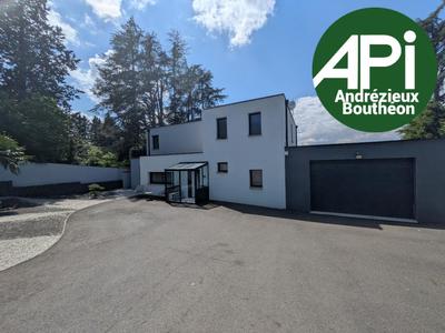 Maison - 178 m² - 6 pièces