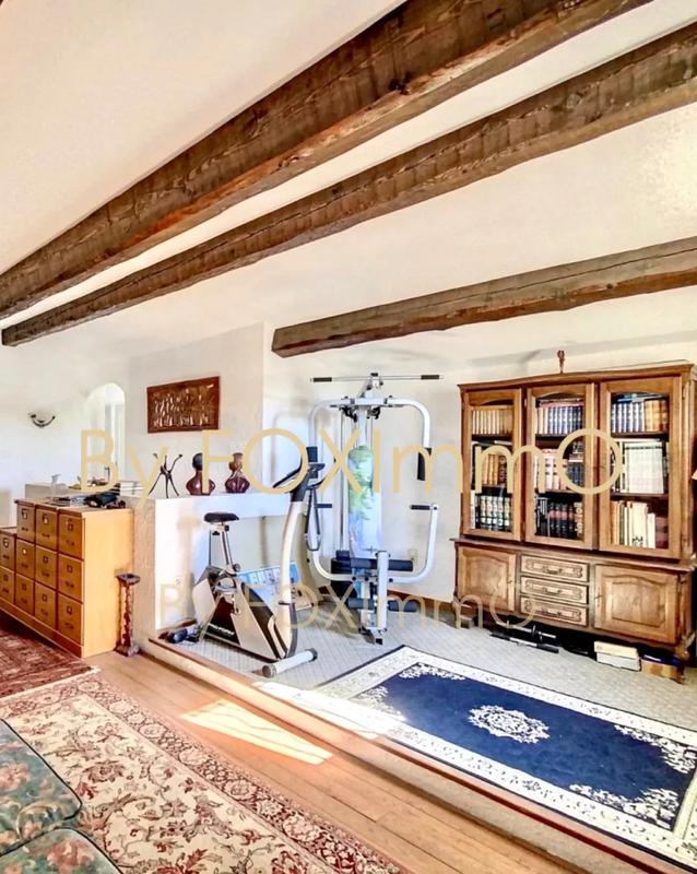 Maison - 210 m² - 6 pièces