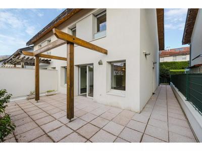 Maison jumelée - 112 m² - 6 pièces