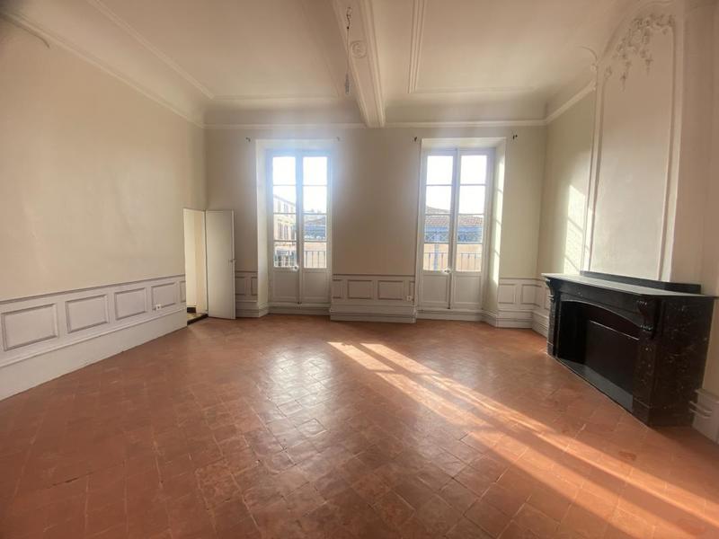 Appartement bourgeois - 177 m² - 3 pièces