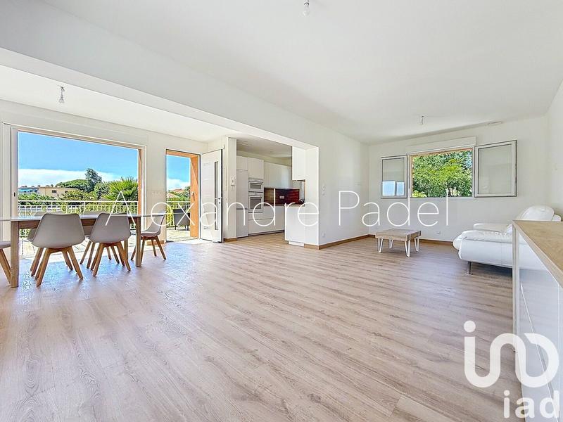 Appartement - 93 m² - 5 pièces