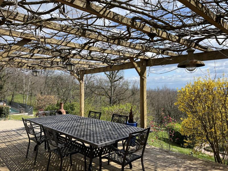 Propriété - 250 m² - 11 pièces