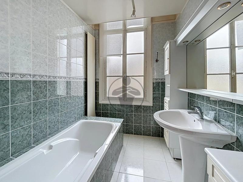 Maison - 199 m² - 6 pièces