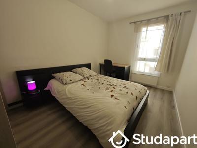 Chambre - 11 m² - 1 pièce