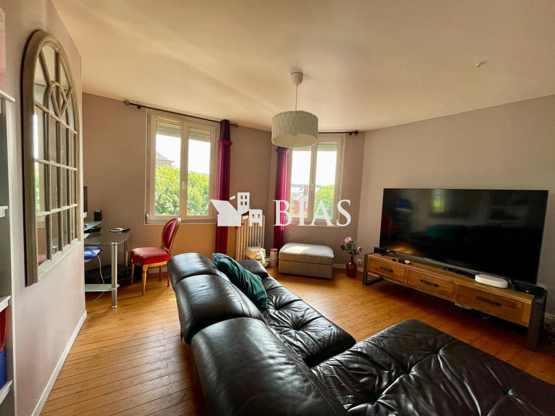 Maison - 236 m² - 7 pièces