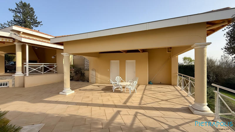 Maison contemporaine - 280 m² - 8 pièces