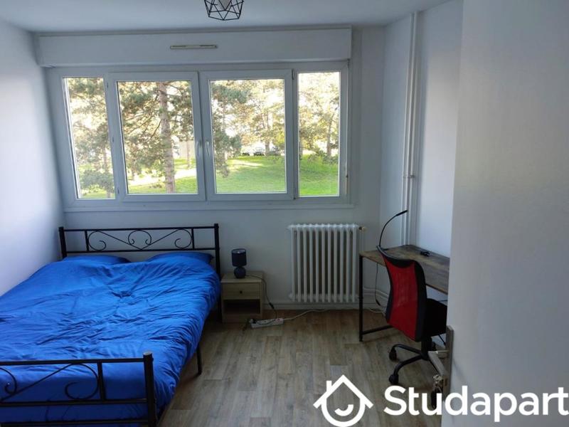 Chambre - 10 m² - 1 pièce