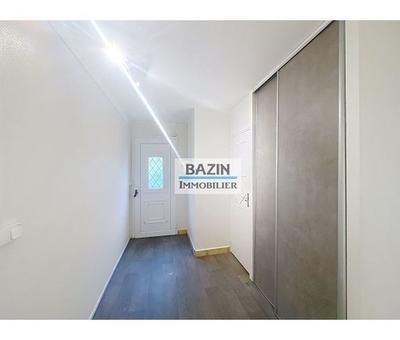 Maison traditionnelle - 93 m² - 4 pièces