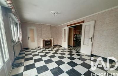 Maison - 97 m² - 5 pièces