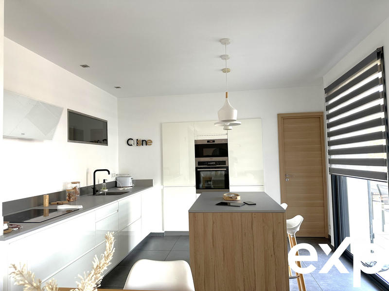 Appartement - 99 m² - 4 pièces