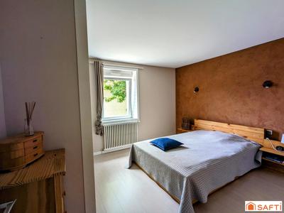 Maison de village - 357 m² - 10 pièces