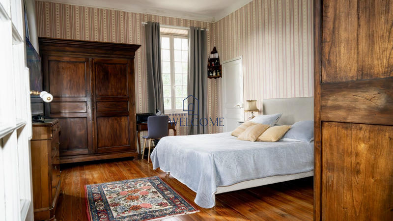 Château - 167 m² - 3 pièces