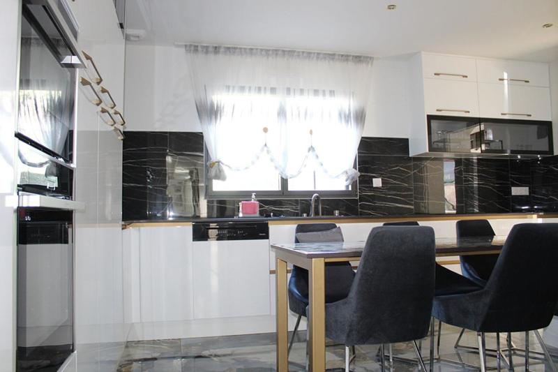 Villa - 180 m² - 7 pièces