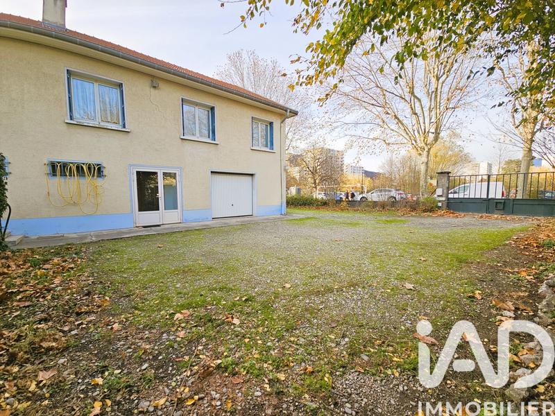 Maison - 177 m² - 7 pièces