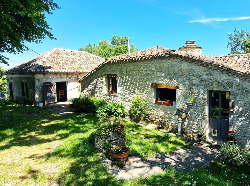 Maison - 286 m² - 13 pièces