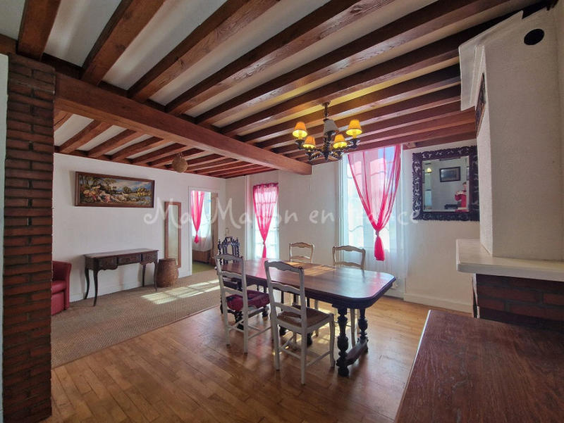 Maison - 152 m² - 8 pièces