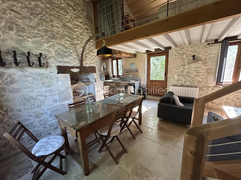 Propriété - 885 m² - 22 pièces