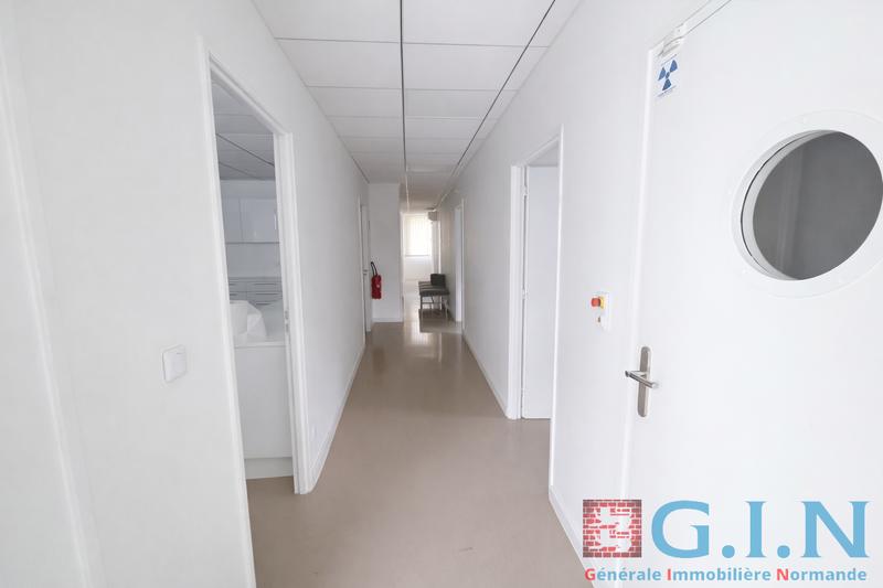 Local commercial - 548 m² - 20 pièces