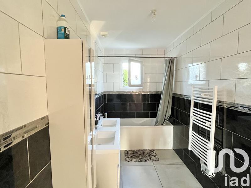 Maison - 93 m² - 5 pièces