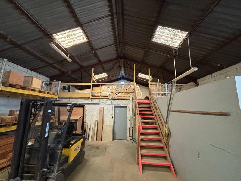 Local d'activités - 237 m² - 4 pièces