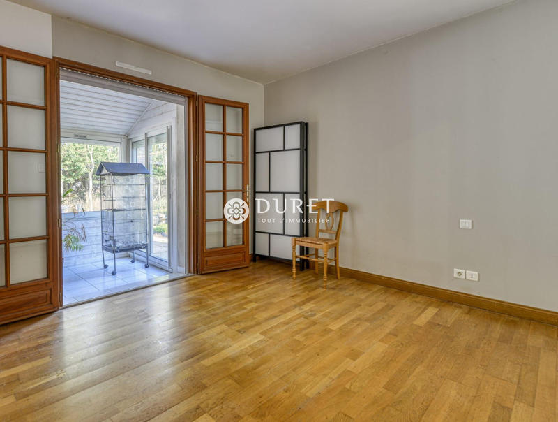 Maison traditionnelle - 197 m² - 8 pièces