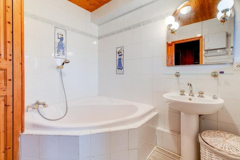 Maison - 285 m² - 12 pièces