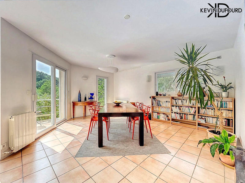 Maison - 180 m² - 7 pièces