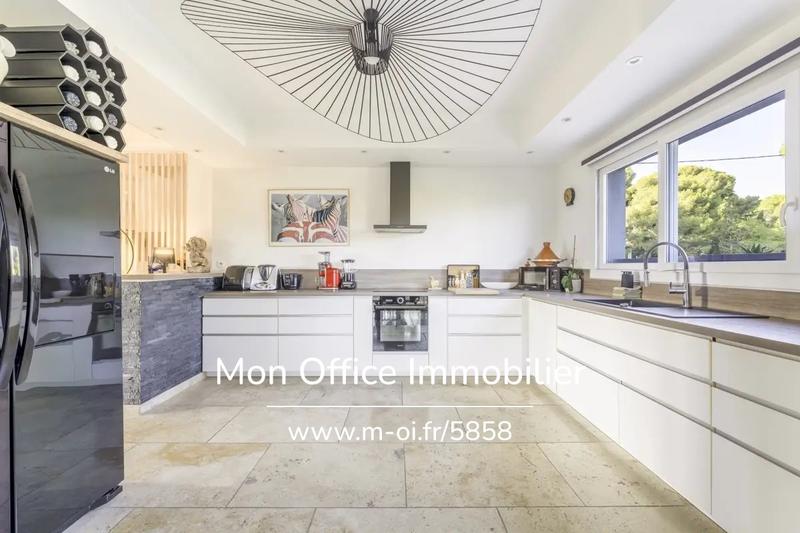 Maison - 185 m² - 7 pièces