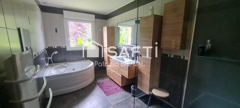 Maison - 137 m² - 7 pièces